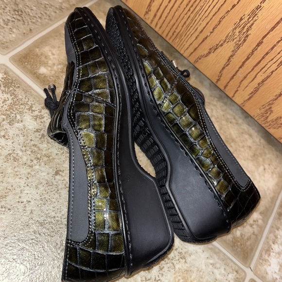 ara Women’s Green Croc Embossed Leather Loafers Sz-6 - Picture 6 of 9